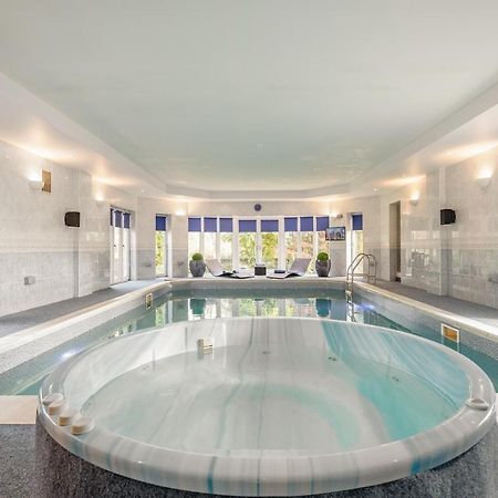 Luxury 6-Bed House With Pool Villa Glenrothes Bagian luar foto