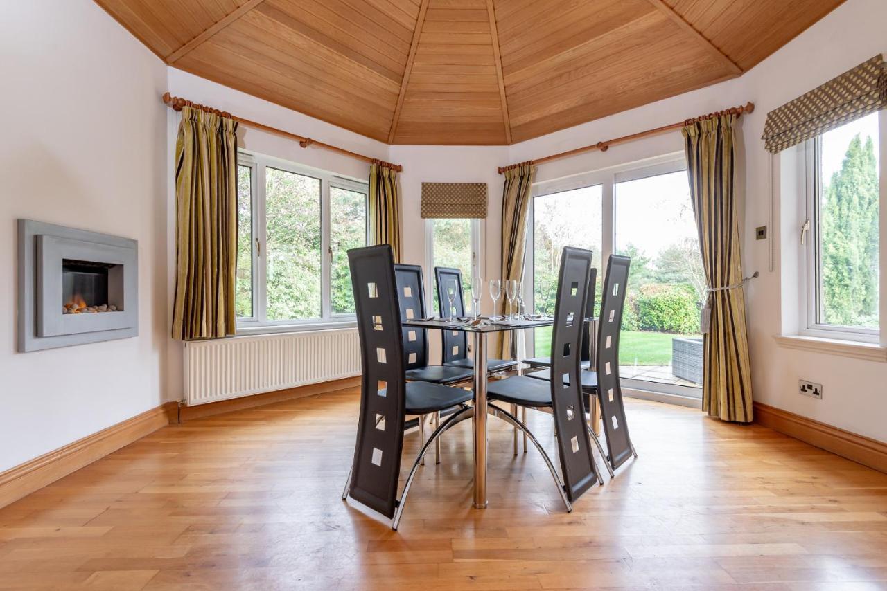 Luxury 6-Bed House With Pool Villa Glenrothes Bagian luar foto