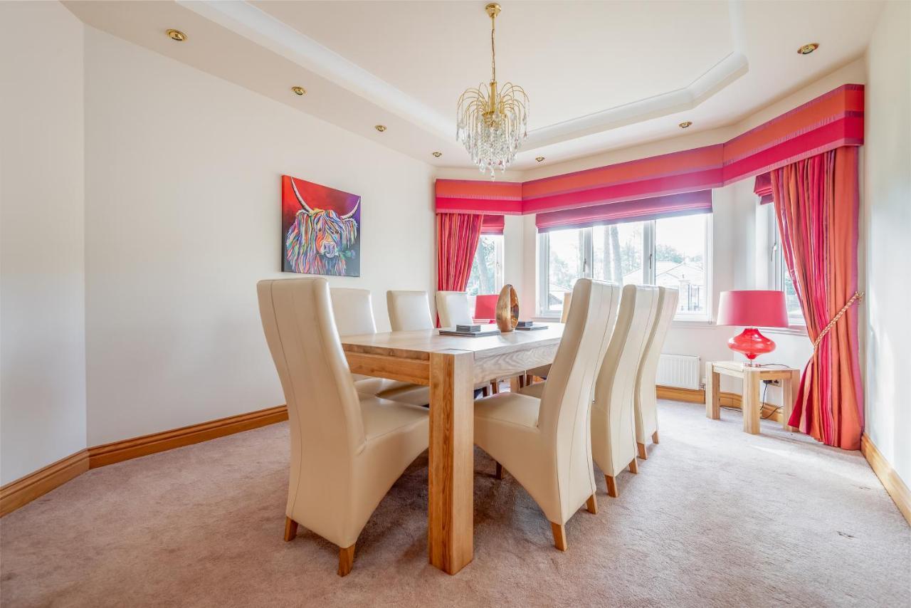 Luxury 6-Bed House With Pool Villa Glenrothes Bagian luar foto