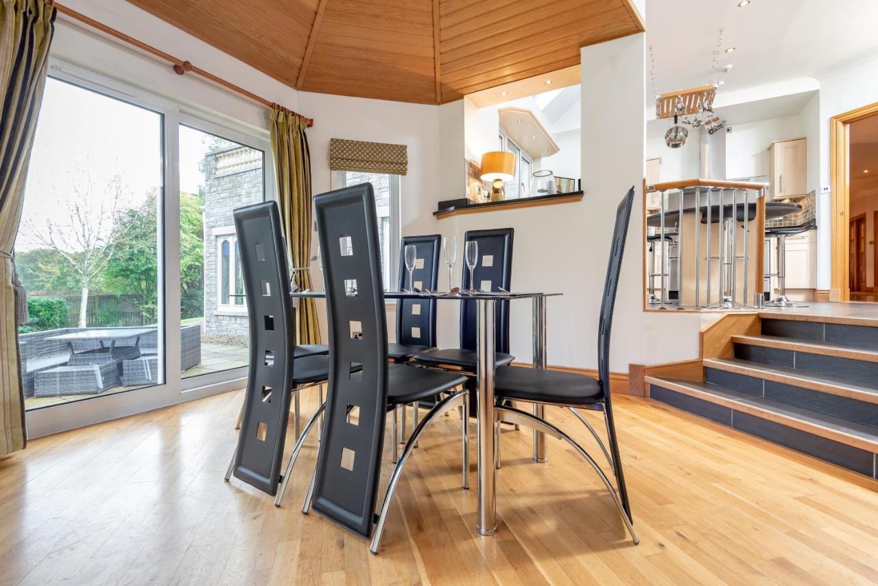 Luxury 6-Bed House With Pool Villa Glenrothes Bagian luar foto