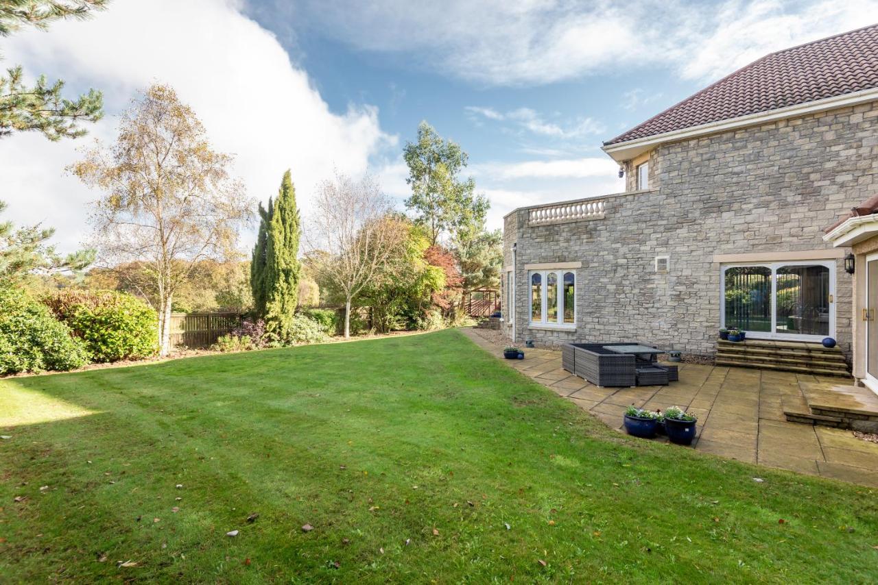 Luxury 6-Bed House With Pool Villa Glenrothes Bagian luar foto