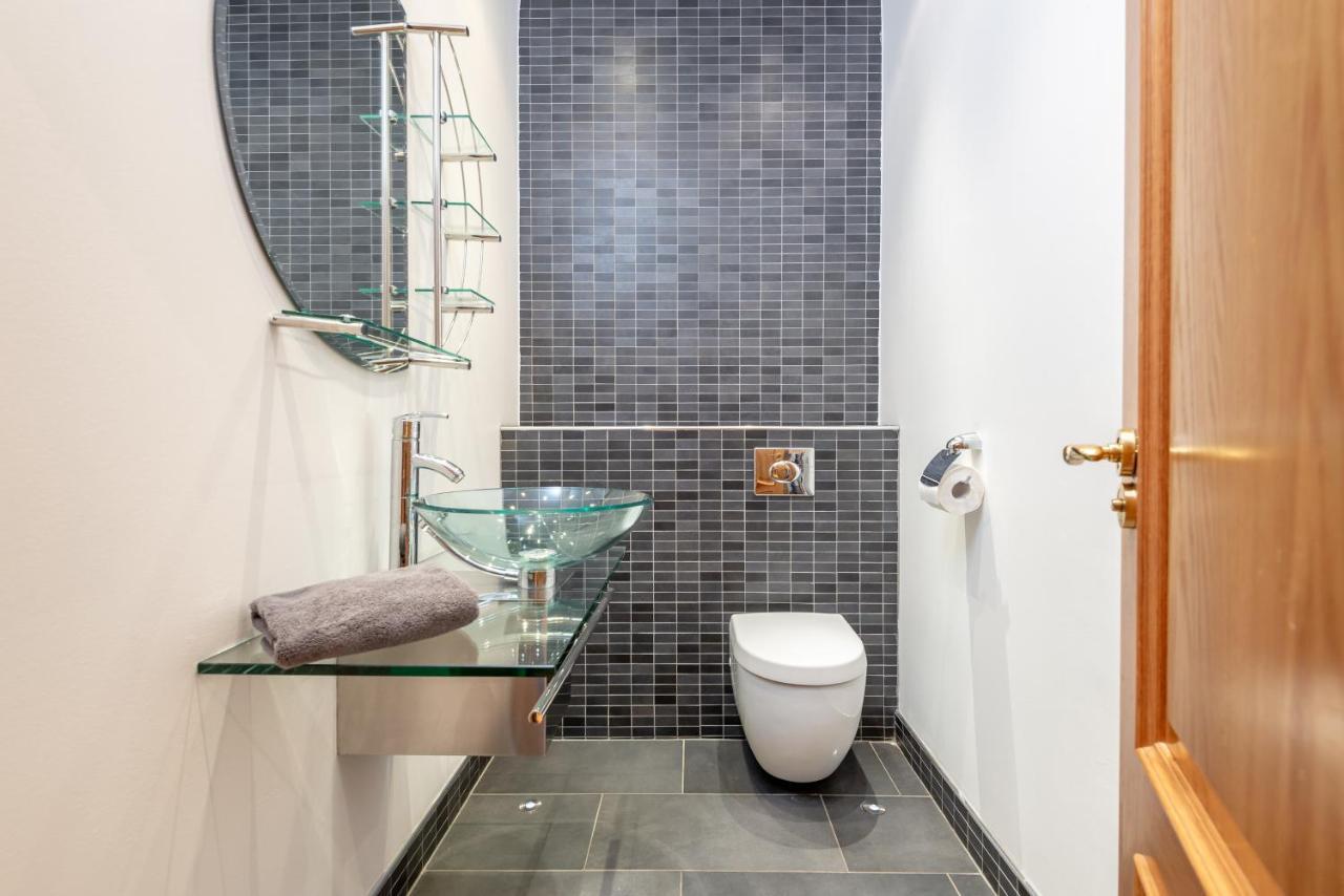 Luxury 6-Bed House With Pool Villa Glenrothes Bagian luar foto