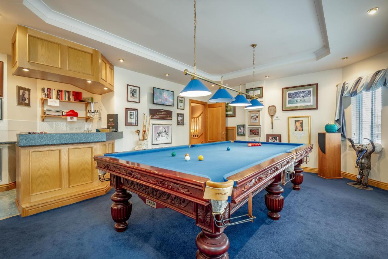 Luxury 6-Bed House With Pool Villa Glenrothes Bagian luar foto
