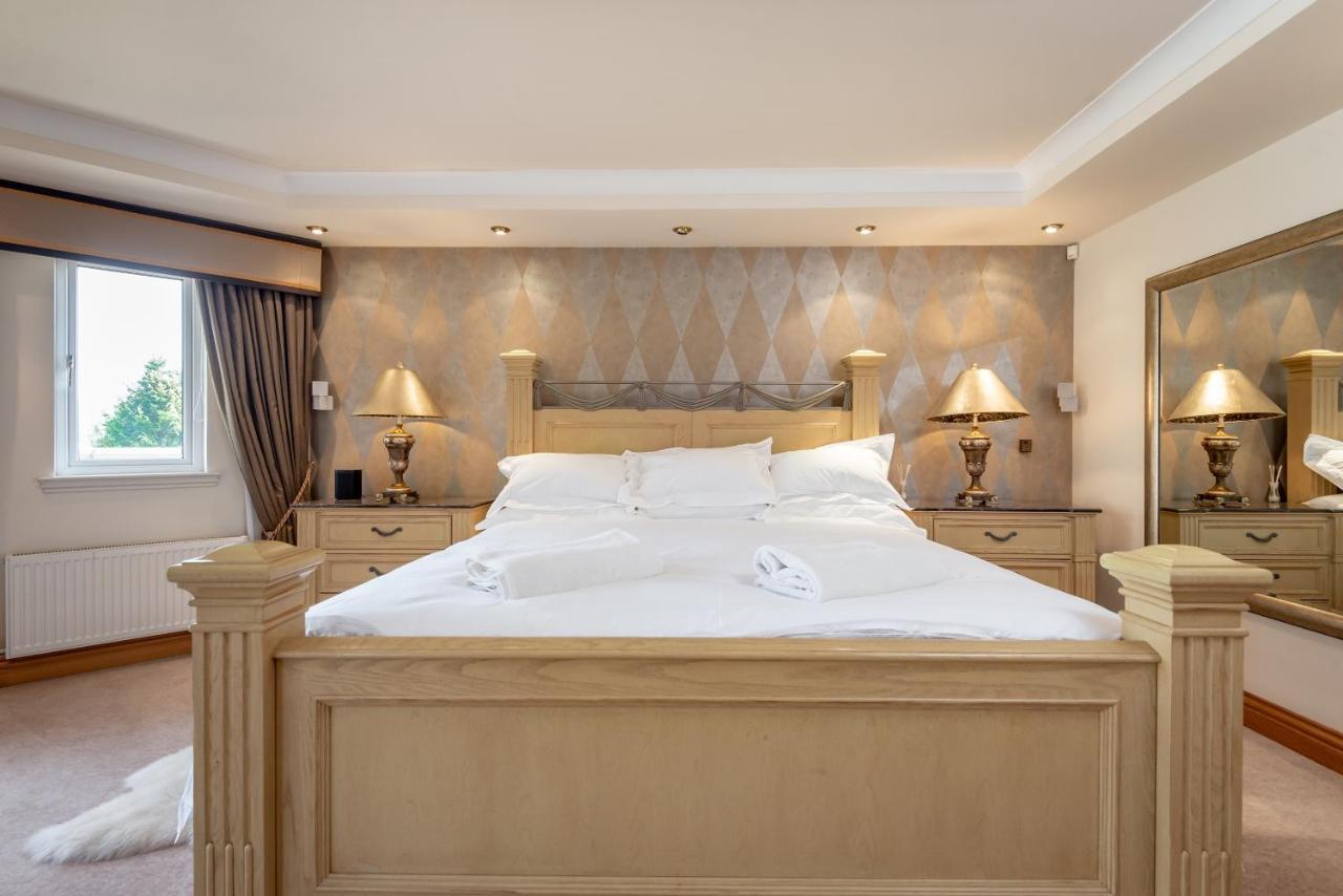 Luxury 6-Bed House With Pool Villa Glenrothes Bagian luar foto