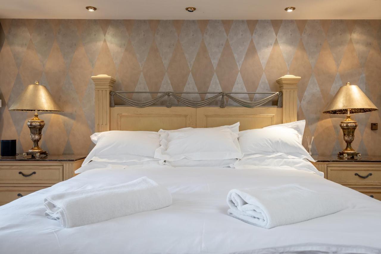 Luxury 6-Bed House With Pool Villa Glenrothes Bagian luar foto